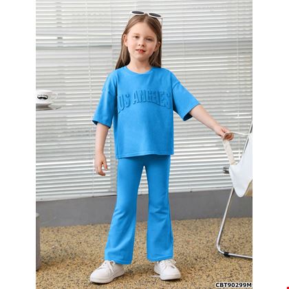 Bộ thun bé gái gồm áo thun in chữ 3D thả vai phối quần ống loe size 3 đến 7 tuổi