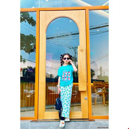 Bộ thun in logo hình chú Gấu phối quần ống suông cực xinh dành cho bé gái