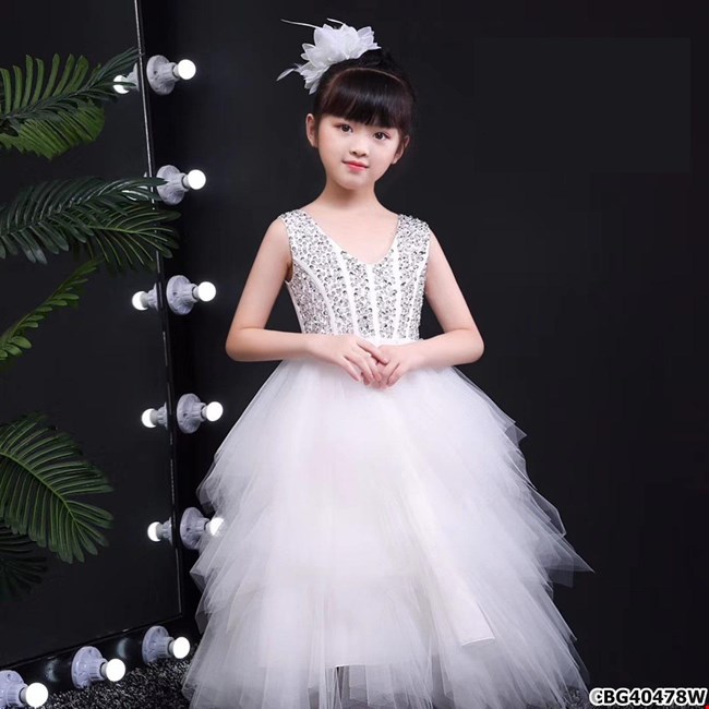 Bộ váy 'thiên nga' của Lê Hoàng Phương ấn tượng mạnh tại Miss Grand