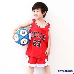 Có nên cho con mặc quần áo rộng phụ huynh cần biết