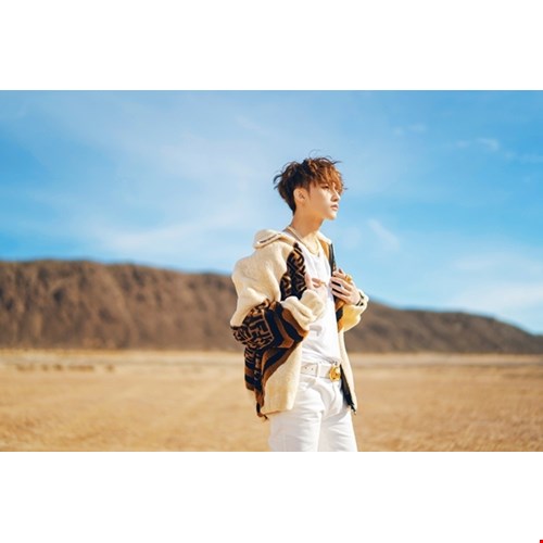 Sơn Tùng MTP lại dính nghi vấn đụng đồ hiệu trong MV đình đám Hãy trao cho anh