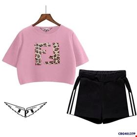 Trẻ con có nên cho mặc đồ theo mốt người lớn